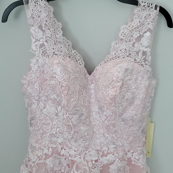 Dress - Picture 3 of 3